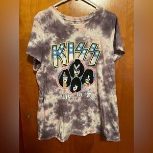 Torrid size 1 Kiss Shirt
